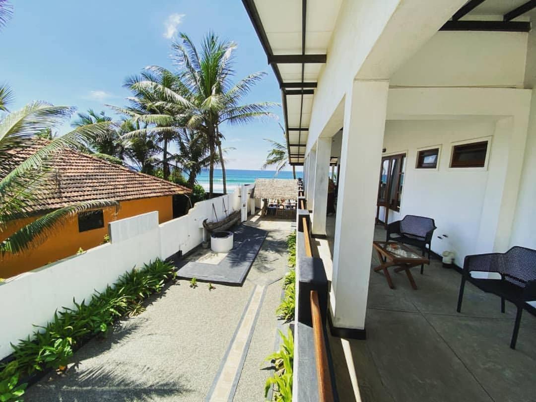 Bed and Breakfast Sailors' Bay Hikkaduwa Esterno foto