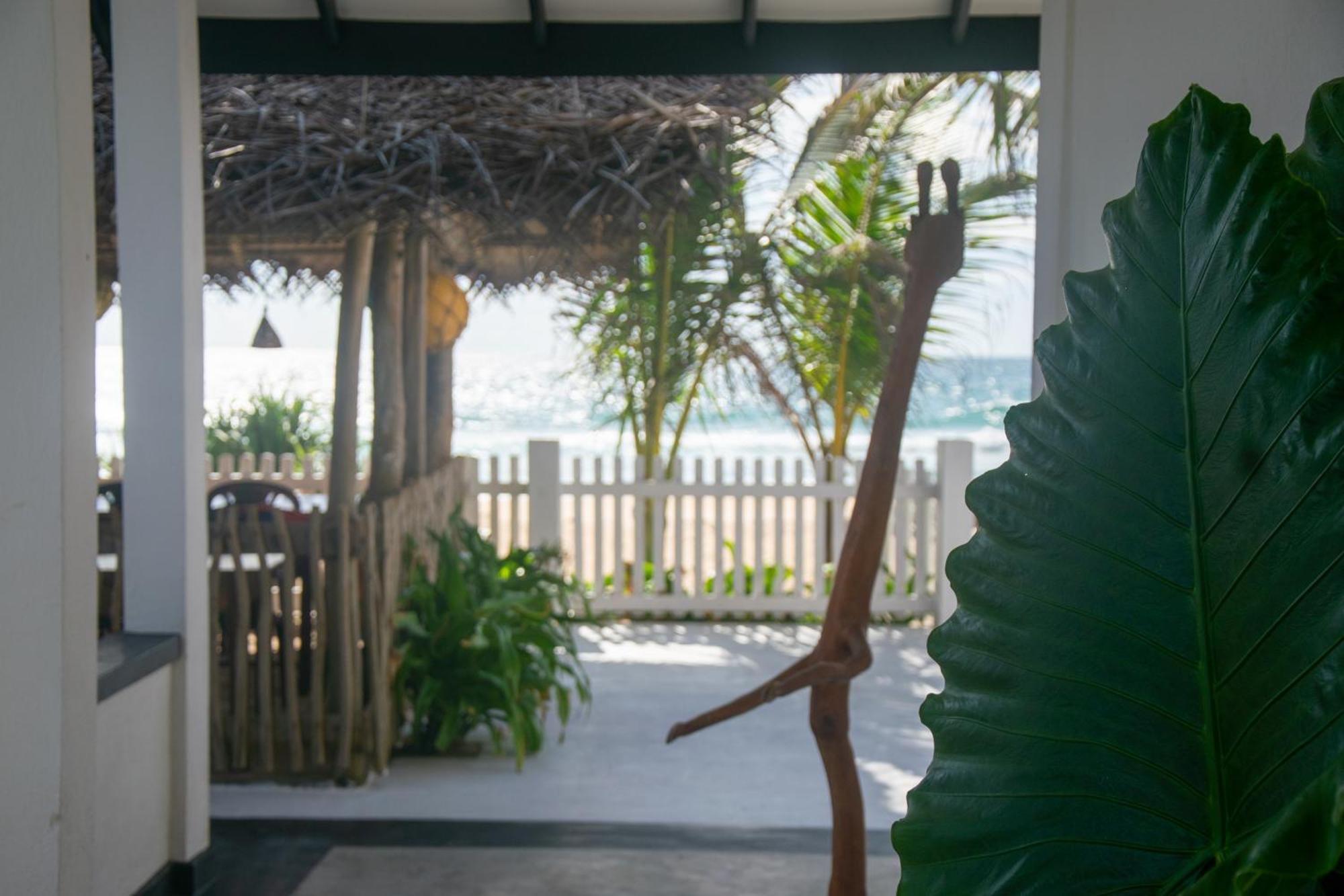 Bed and Breakfast Sailors' Bay Hikkaduwa Esterno foto