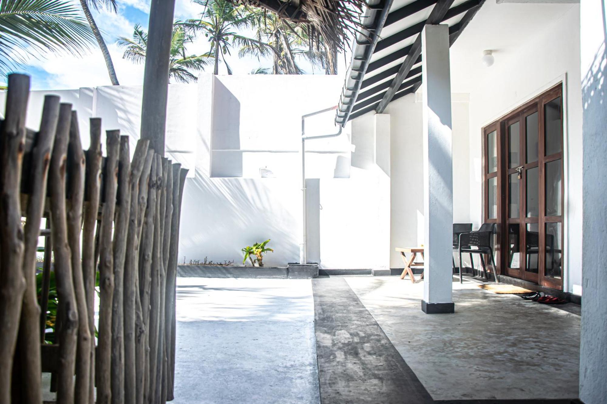 Bed and Breakfast Sailors' Bay Hikkaduwa Esterno foto