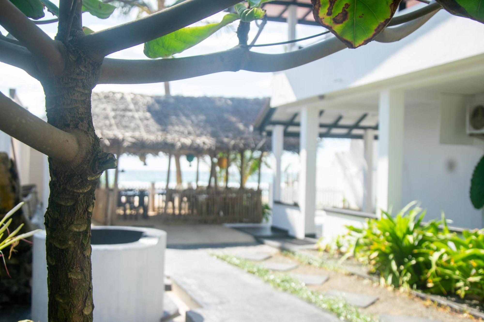 Bed and Breakfast Sailors' Bay Hikkaduwa Esterno foto