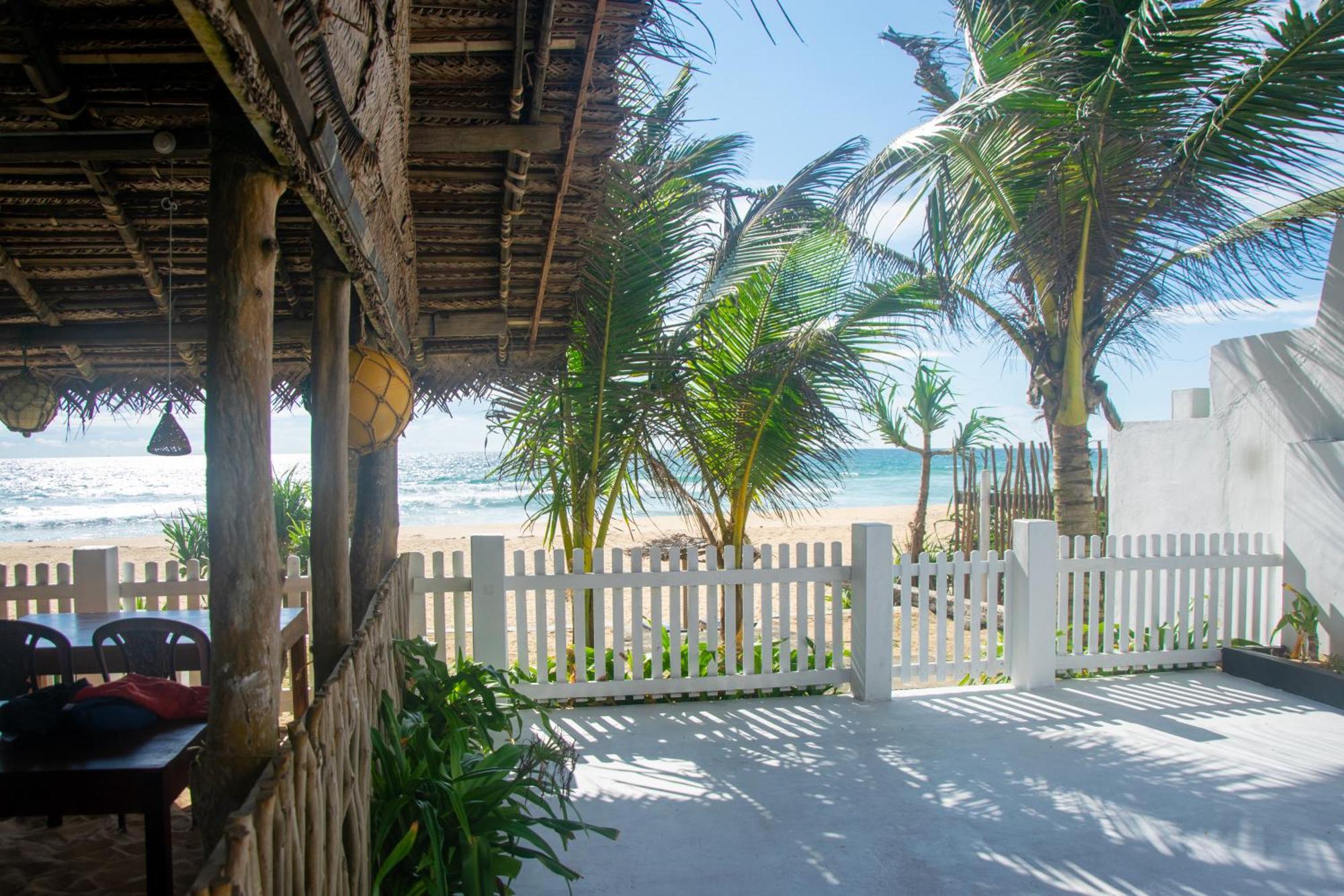 Bed and Breakfast Sailors' Bay Hikkaduwa Esterno foto