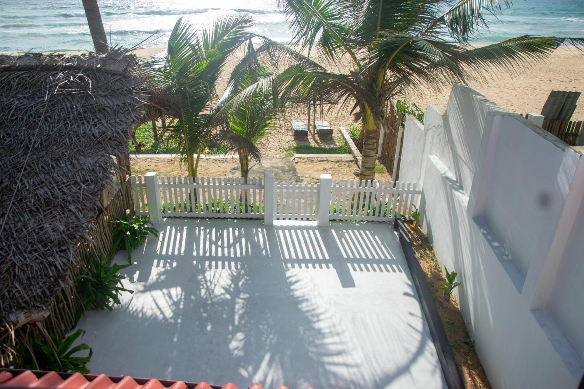 Bed and Breakfast Sailors' Bay Hikkaduwa Esterno foto