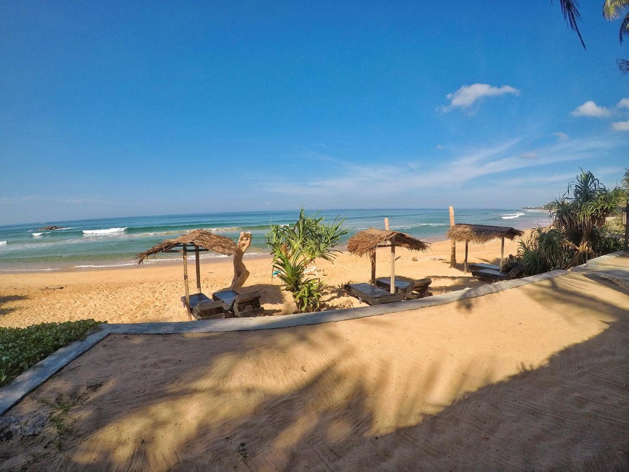 Bed and Breakfast Sailors' Bay Hikkaduwa Esterno foto