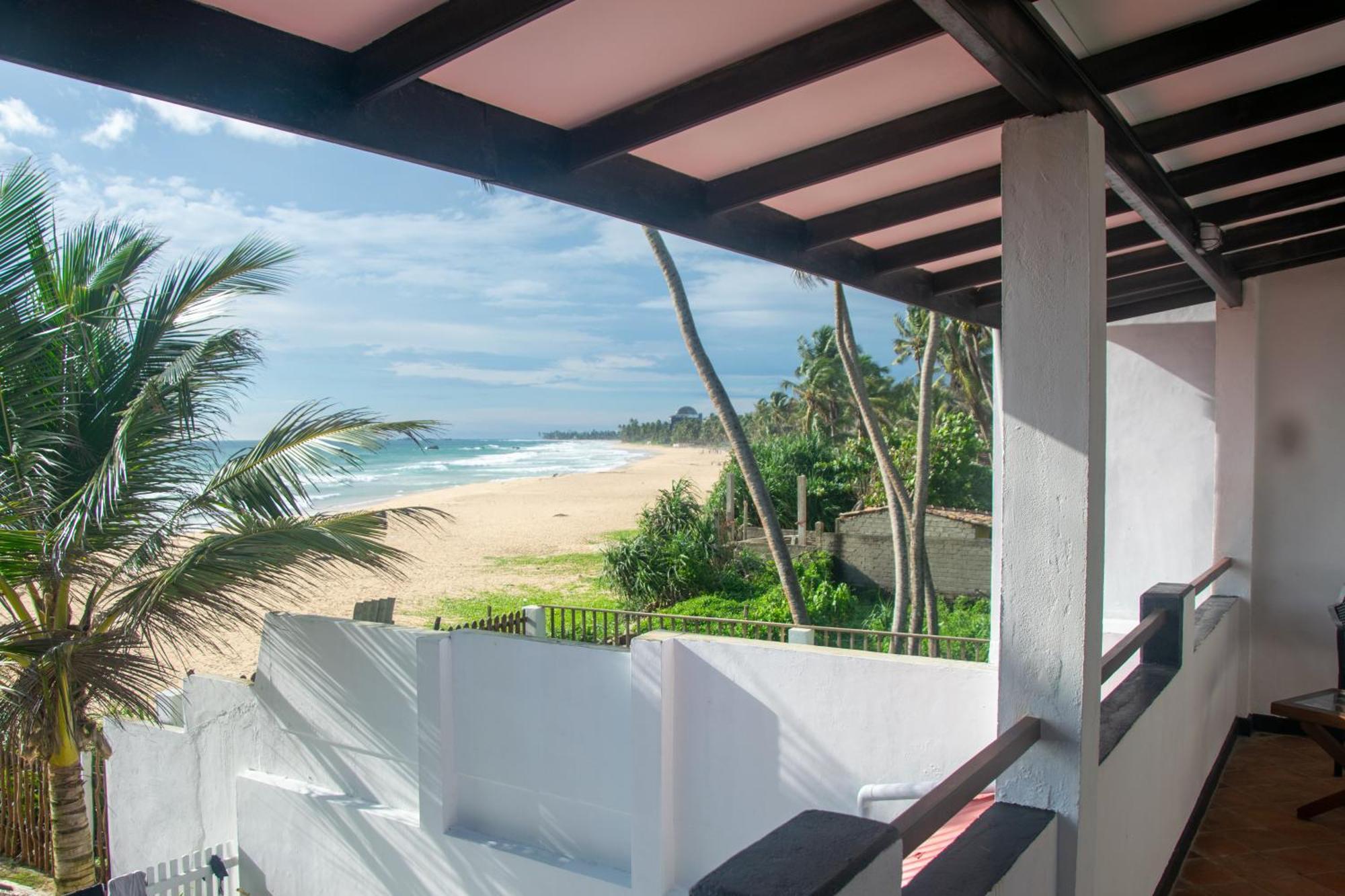 Bed and Breakfast Sailors' Bay Hikkaduwa Esterno foto