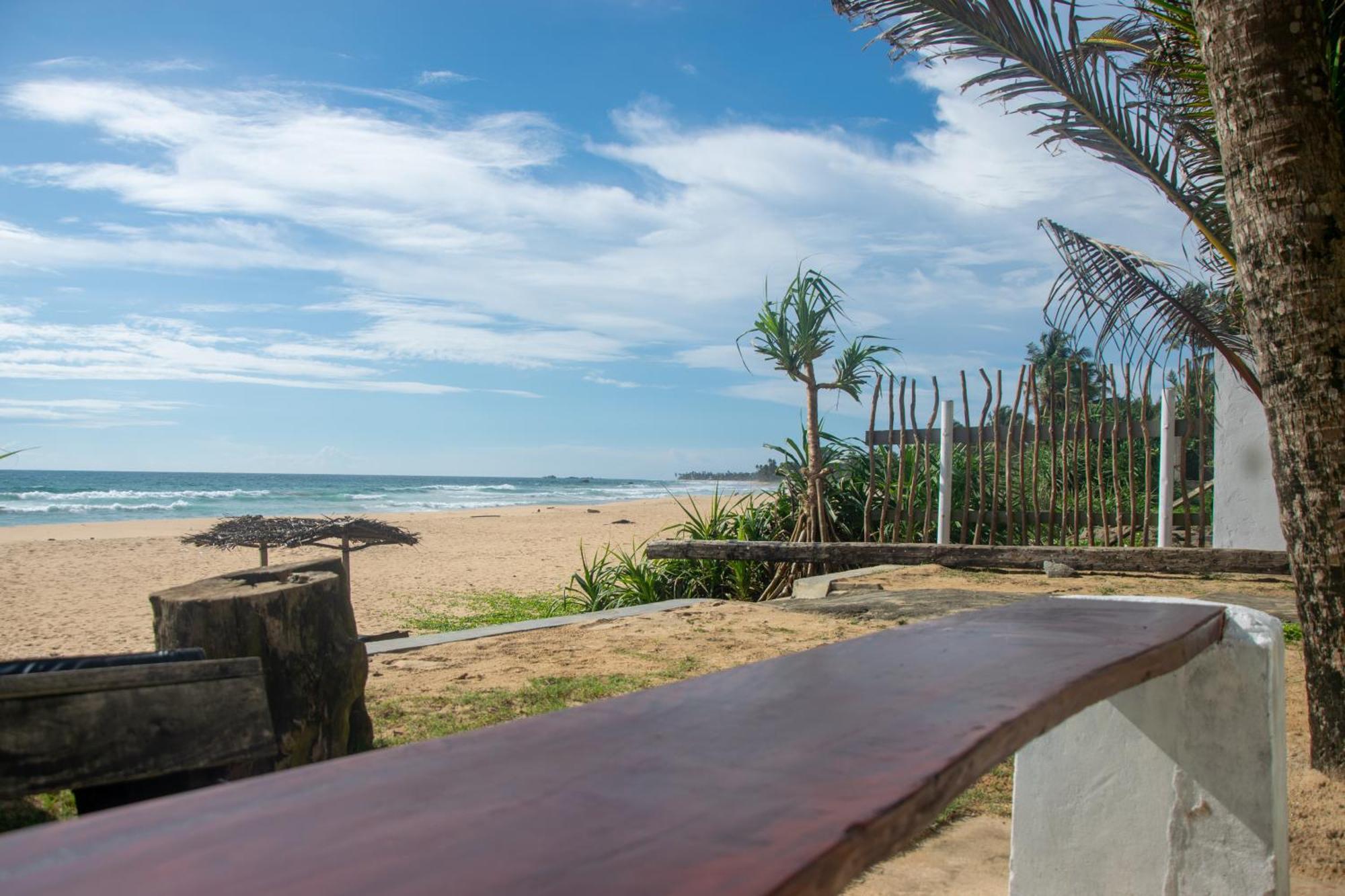 Bed and Breakfast Sailors' Bay Hikkaduwa Esterno foto