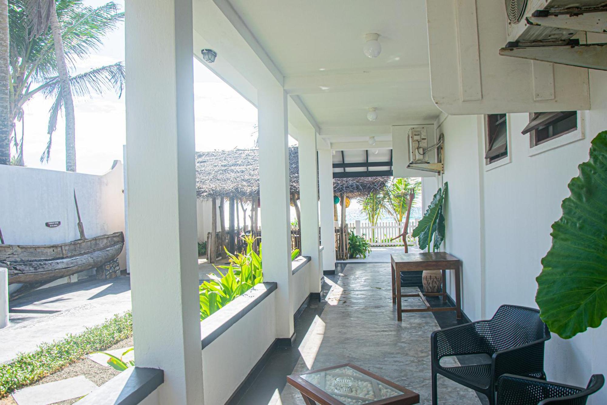 Bed and Breakfast Sailors' Bay Hikkaduwa Esterno foto