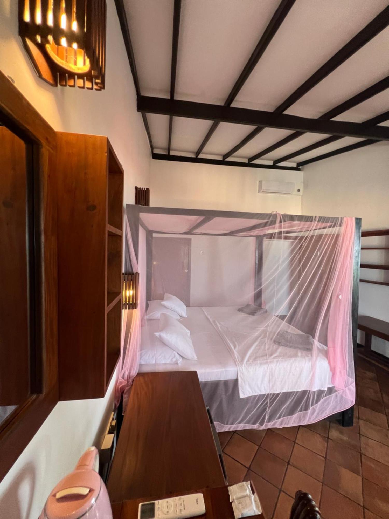 Bed and Breakfast Sailors' Bay Hikkaduwa Esterno foto